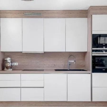Large 3 Bedrooms Flat In Center With Parking And Terrace-kirchberg F *