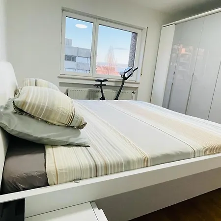 Large 3 Bedrooms Flat In Center With Parking And Terrace-kirchberg F Appartement Luxembourg